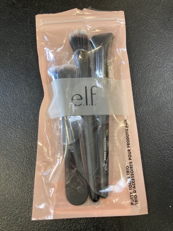Photo 1 of e.l.f. Putty Tools Trio, Set Of 3 Face Makeup Brushes For Putty Products, Helps You Easily Blend Putty Primer, Blush & Bronzer, Vegan & Cruelty-Free