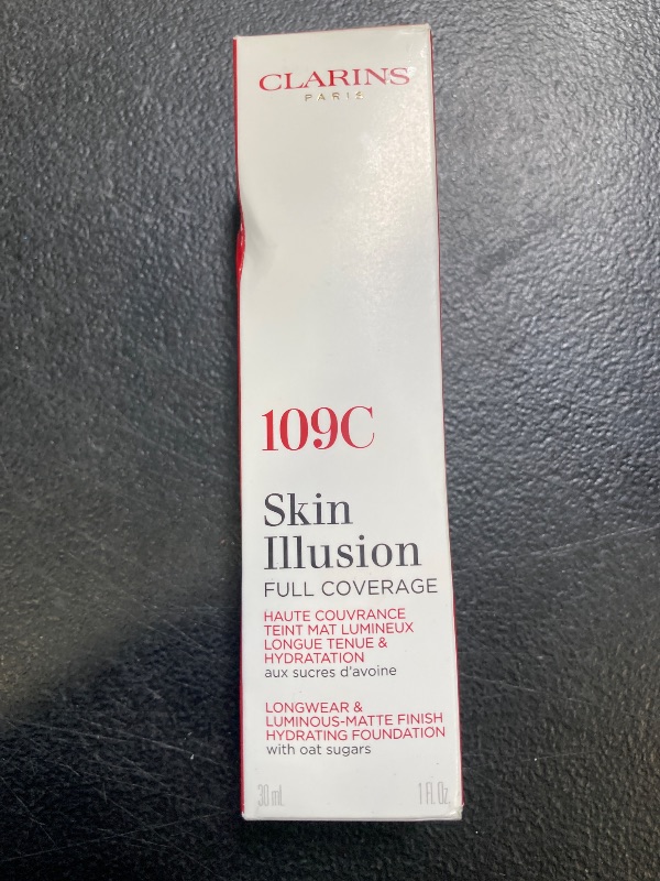Photo 1 of Clarins NEW Skin Illusion Longwear Full Coverage Foundation | Luminous Matte Finish|24H Hold and 24H Hydration | Natural Looking | Transfer, Sweat and Smudge Proof| Contains Hyaluronic Acid|1 Fl Oz