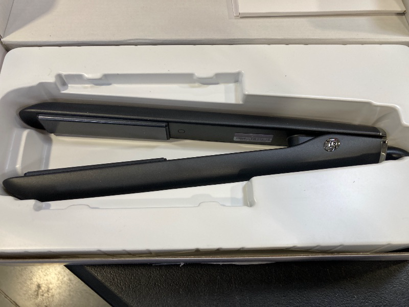 Photo 1 of T3 SinglePass StyleMax Professional 1" Ceramic Flat Iron with Automated Heat Technology, 9 Heat Settings, Longer Ceramic Plates for Straightening, Waving, Curling & Styling