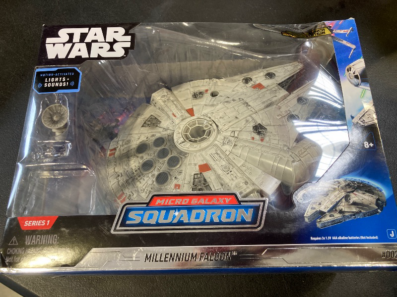 Photo 1 of STAR WARS Micro Galaxy Squadron Millennium Falcon - 9-Inch Assault Class Vehicle with Four 1-Inch Micro Figure Accessories