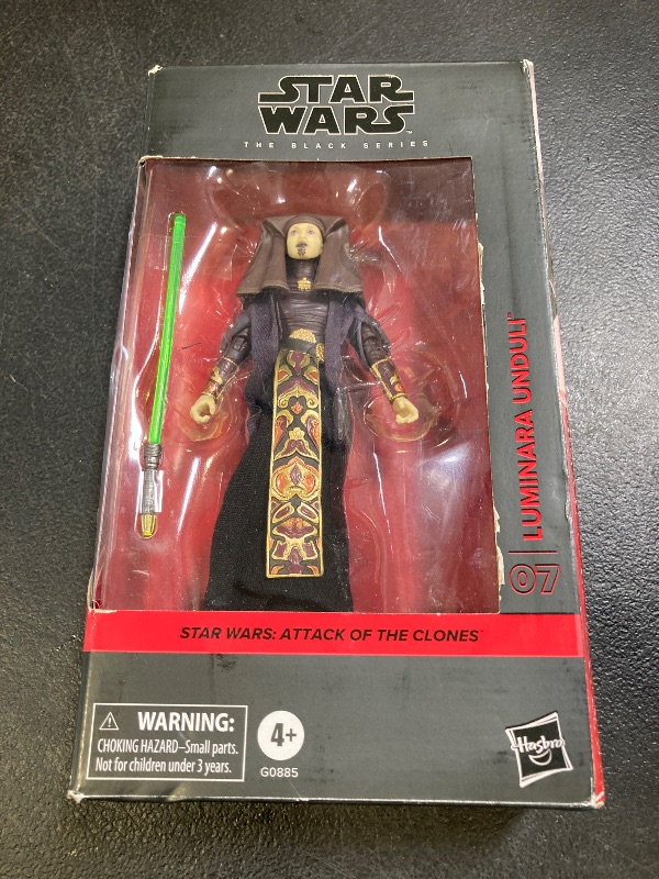 Photo 1 of STAR WARS The Black Series Luminara Unduli, Attack of The Clones Premium Collectible 6 Inch Action Figure