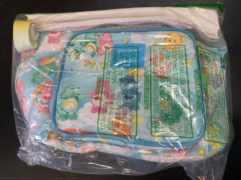 Photo 1 of Igloo 90s Retro Collection Square Lunch Box Cooler with Front Pocket and Adjustable Strap, Insulated Leakproof Lunch Cooler Bag, Reusable Lunch Tote