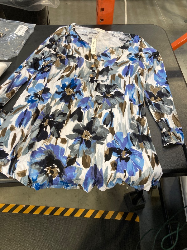 Photo 1 of LARACE Womens Plus Size 3/4 Sleeve Loose Fit Flare Swing Tunic Tops Floral High Low Basic T Shirt, XL