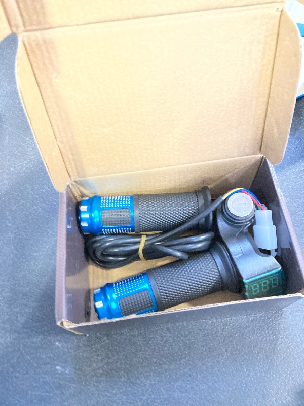 Photo 1 of Electric Twist Throttle with Key 12-84V Universal Electric 5 Wire Throttle Voltage Display Razor Upgraded Throttle with Display