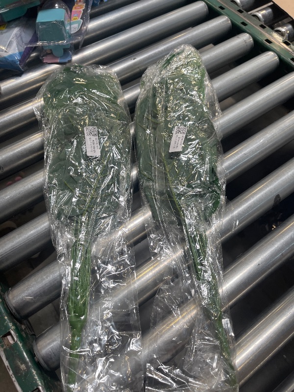 Photo 1 of Fake palm leaves 