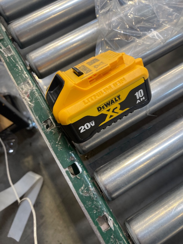 Photo 1 of Dewalt DCB210R 20V MAX 10 Ah Lithium-Ion Battery (Renewed)