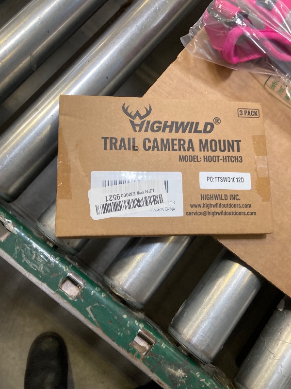Photo 1 of Highwild Trail Camera Holder Tree Screw Mounting Bracket - Pack of 3