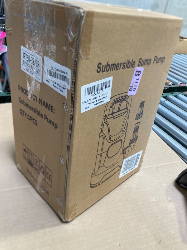 Photo 1 of Water Pump Submersible Sump Pump 1HP 4500GPH Portable Electric Water Pump Utility Pump for Pool Draining Flood Basement Hot Tub Pond