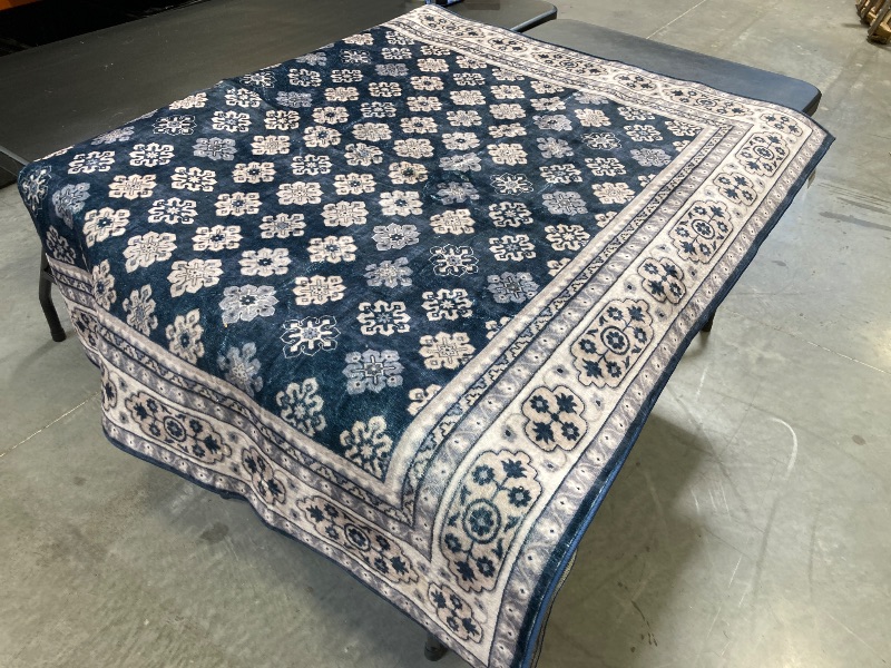 Photo 1 of Wyatt & Ash Washable Indoor Area Rug, Beatrice, 5 ft. 3 in x 7 ft. x 5 in