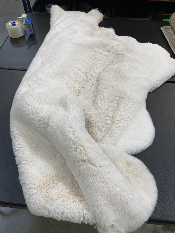 Photo 1 of Mon Chateau Luxury Fur 5’3” x 5’10”