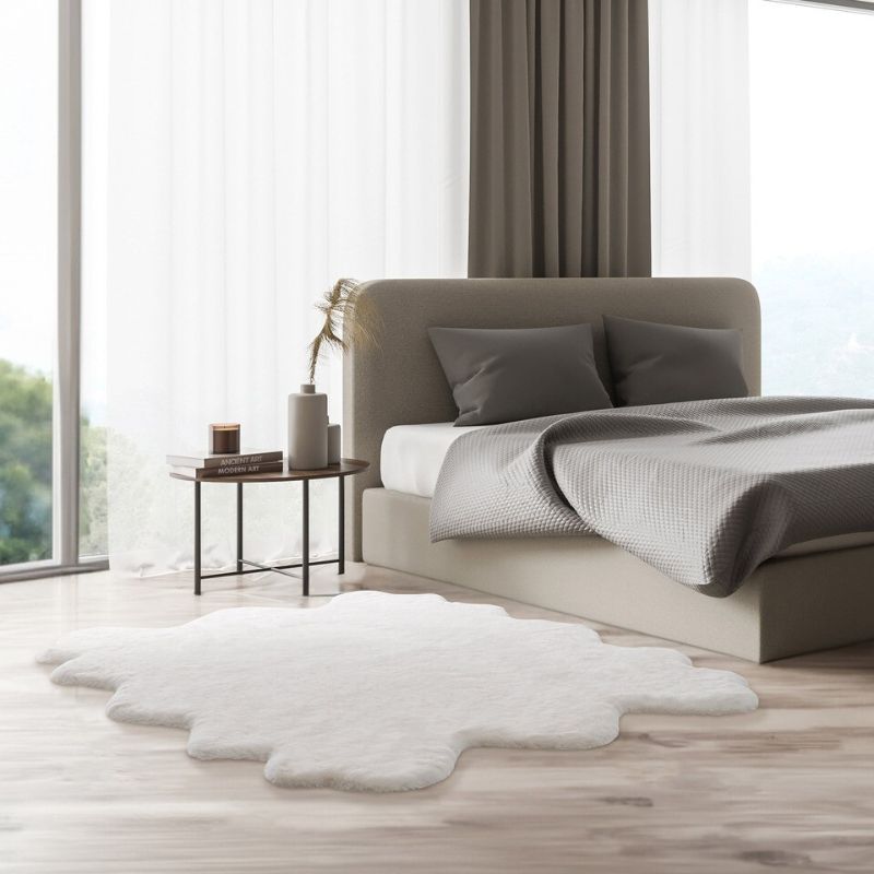 Photo 1 of Mon Chateau Luxury Fur 5’3” x 5’10”