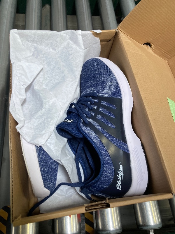 Photo 1 of KR Strikeforce Commander Mens Bowling Shoe Size 7.5 a Stylish Design and Lightweight Performance Combined in The Commander Bowling Shoes. Navy