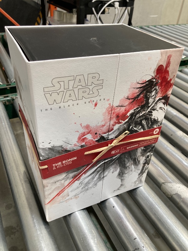 Photo 1 of STAR WARS The Black Series The Ronin & R5-D56, Visions Premium Collectible 6 Inch Action Figure 2-Pack
