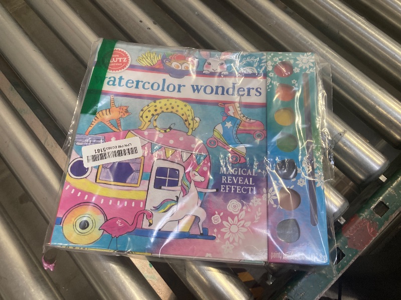 Photo 1 of Klutz Watercolor Wonders Painting Kit