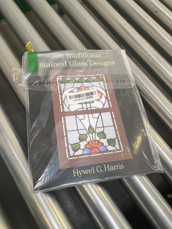 Photo 1 of 390 Traditional Stained Glass Designs (Dover Crafts: Stained Glass)