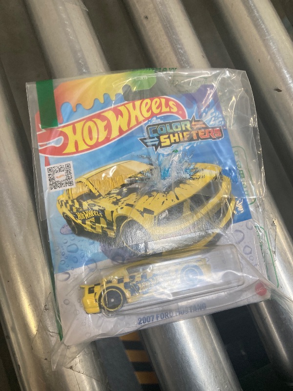 Photo 1 of Hot Wheels Toy Car, 1:64 Scale Color Shifters Vehicle with Repeat Color Change in ICY Cold or Very Warm Water (Styles May Vary