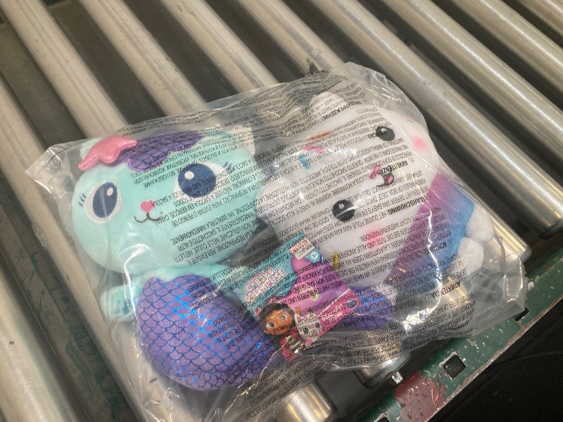 Photo 1 of Gabby's Dollhouse, Purr-ific Plush Toys 2-Pack with Cakey Cat and Mercat, Kids Toys for Ages 3 and up
