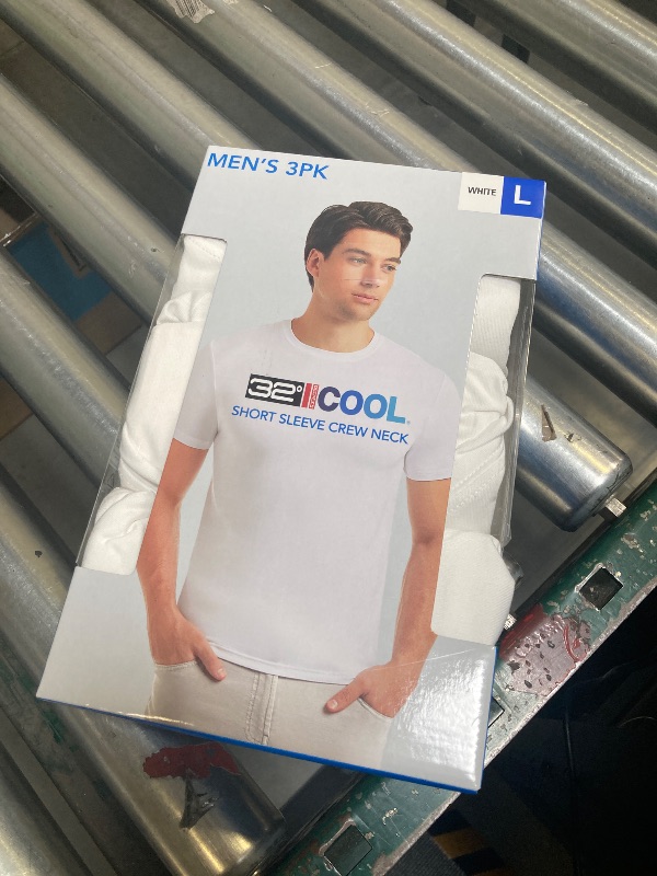Photo 1 of 32º DEGREES 32 Degrees Men's Cool Tee, 3-Pack (US, Alpha, Large, Regular, Regular, White)