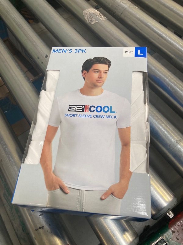 Photo 1 of 32º DEGREES 32 Degrees Men's Cool Tee, 3-Pack (US, Alpha, Large, Regular, Regular, White)