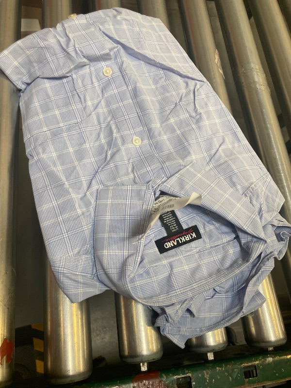 Photo 1 of KIRKLAND SIGNATURE MEN'S NYLON PERFORMANCE SHIRT, SIZE L
