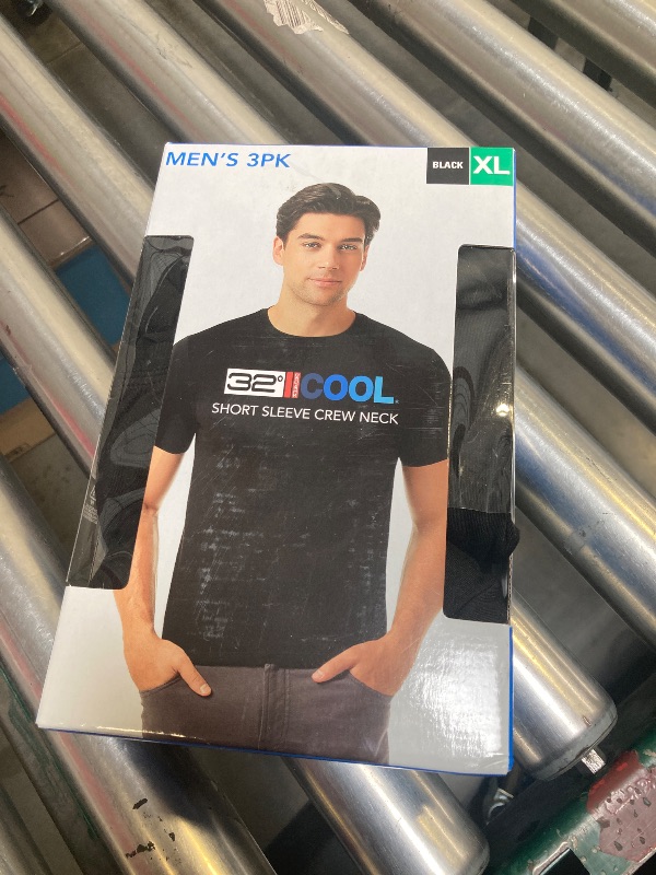 Photo 1 of 32º DEGREES 32 Degrees Men's Cool Tee, 3-Pack (US, Alpha, X-Large, Regular, Regular, Black)
