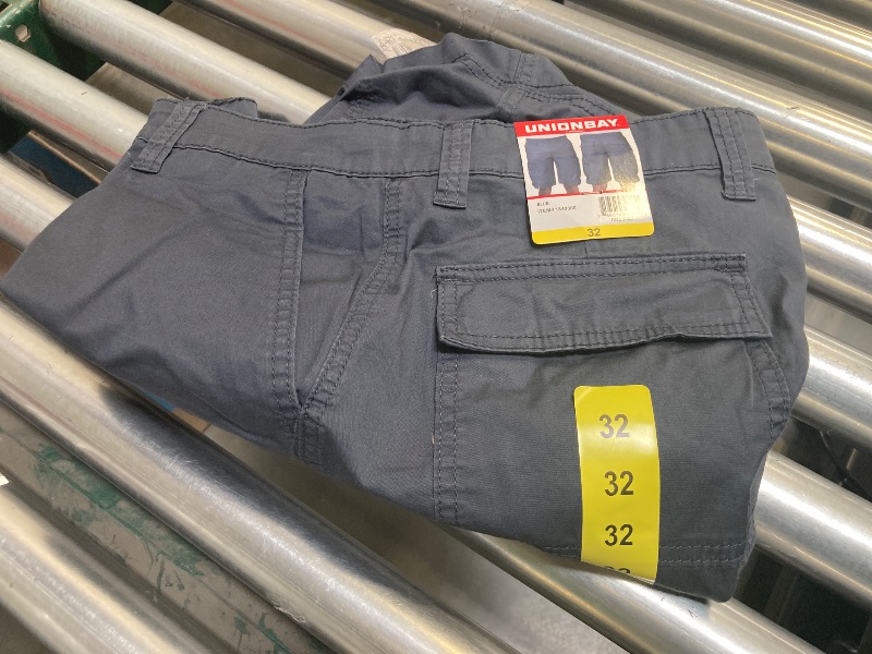 Photo 1 of UNIONBAY Men's Relaxed Fit Flex Waist Cargo Short (Blue, 32)