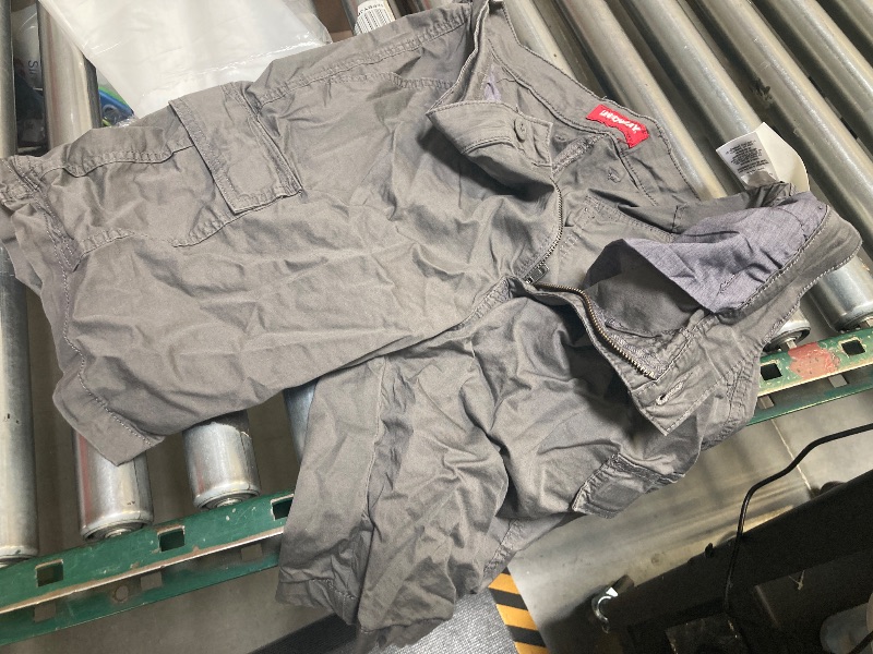 Photo 1 of Unionbay Men's Cargo Short, SIZE 36