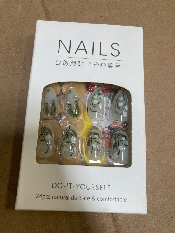 Photo 1 of Artificial Decor Nails
