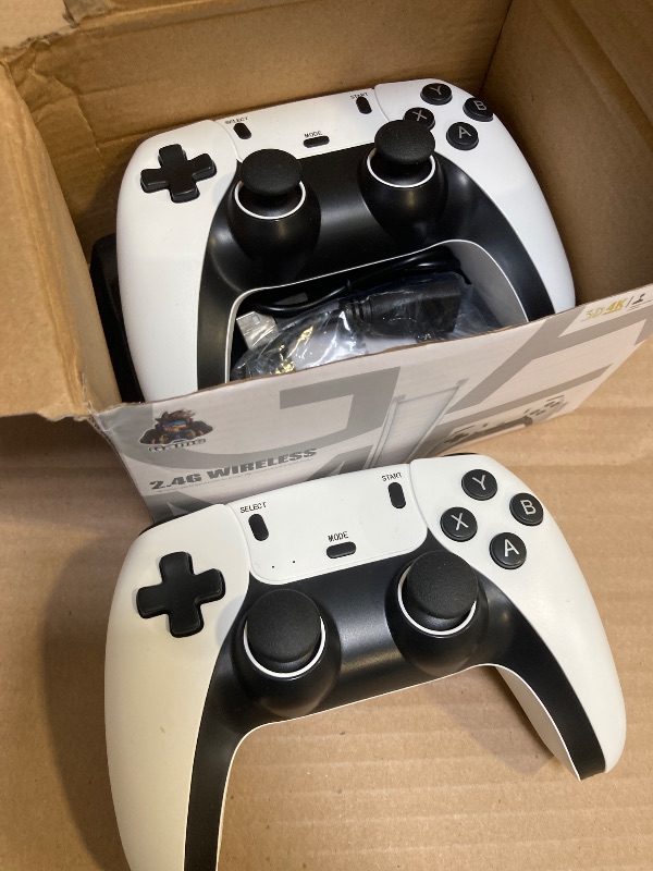 Photo 1 of 2025New Wireless Retro Game Console,40000+Games and 23 Emulators?Plug and play 4K HD HDMI TV Game Stick?with Dual 2.4G Wireless Controllers(128G) White