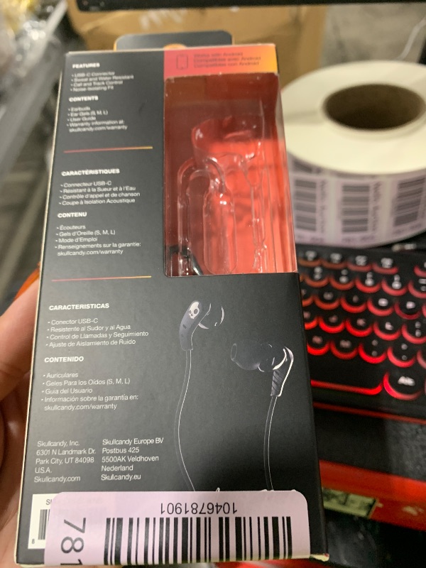 Photo 1 of Skullcandy Set USB-C Wired Earbuds with Noise Isolating Fit, Built-In Microphone Call and Track Control for iPhone Android, Ear Gel Sizes Included for Custom Fit - True Black