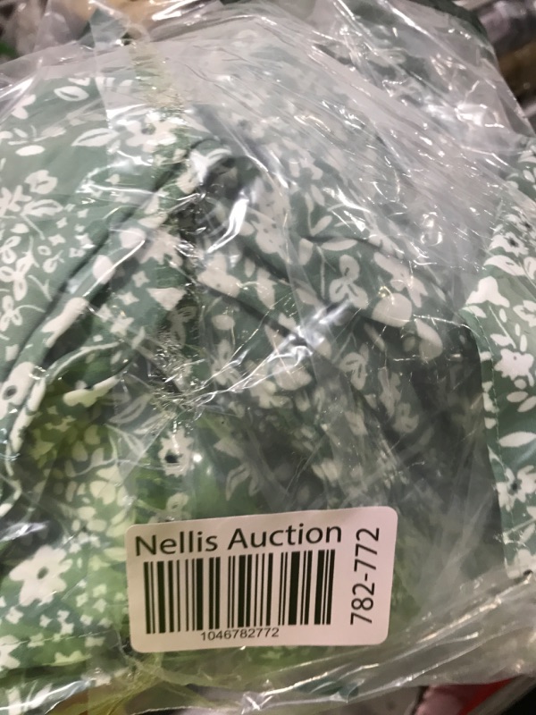 Photo 1 of PATPAT Family Matching Outfits Mom and Daughter Matching Dresses Square Neck Short Puff Sleeve Casual Boho Beach Tiered Midi Smocked Sage Green Dusty Floral Dress Couples Outfits Women M