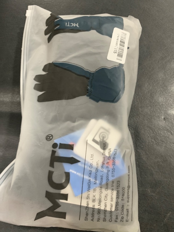 Photo 1 of MCTi Waterproof Mens Ski Gloves Winter Warm 3M Thinsulate Snowboard Snowmobile Cold Weather Gloves Black Large