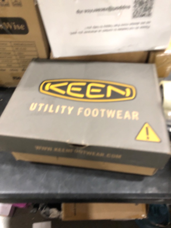Photo 1 of KEEN Utility Women's Arvada Low Height Composite Toe Breathable Industrial Work Sneakers, Naval Academy/Peach Whip, 6.5 Wide