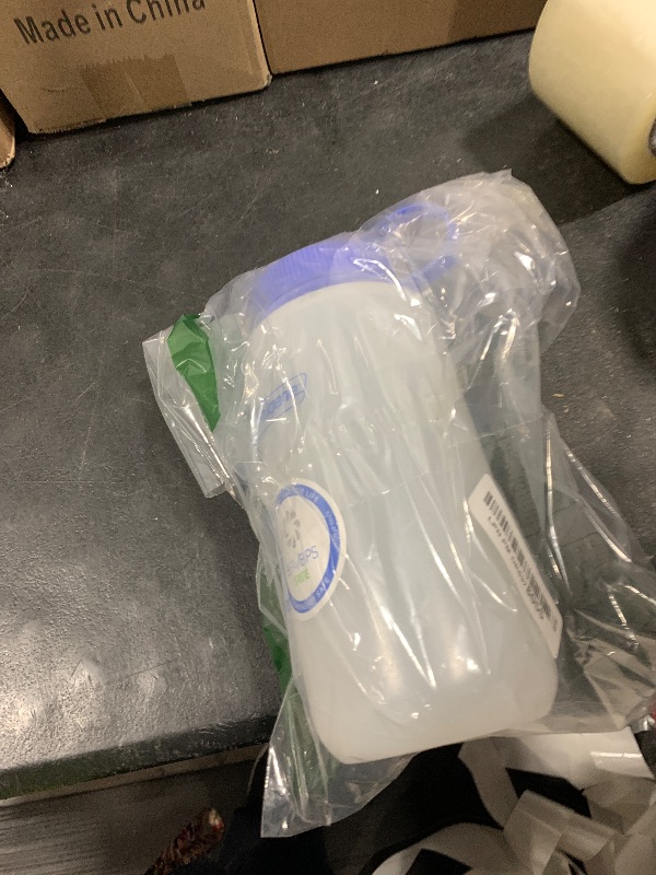 Photo 1 of Nalgene Sustain Tritan BPA-Free Oasis Water Bottle Made with Material Derived from 50% Plastic Waste (Using ISCC Certified Mass Balance), 32 OZ, Gray