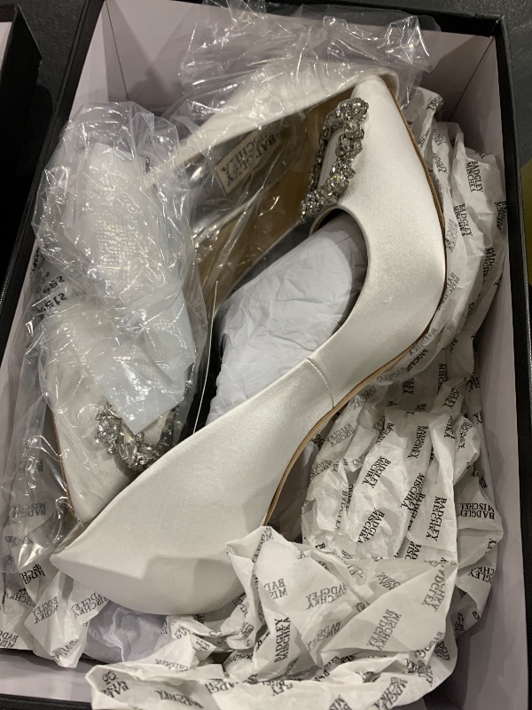 Photo 1 of Badgley Mischka Women's Cher Pump, Soft White, 6.5