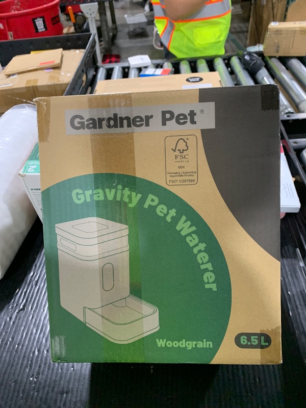 Photo 1 of Garnder Pet Automatic Dog Water Dispenser Gravity Waterer with Stainless Steel Bowl Water Dispenser 6.5L Large Capacity Water Feeder for Dogs Cats Pets, BPA-Free Noise-Free (Light Brown, 6.5L)