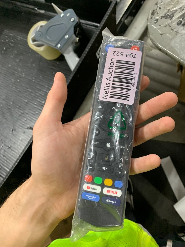 Photo 1 of New V3 Pro Voice Remote Control Replacement Compatible for vSeeBox V5 Pro / V3 Plus / V3 Pro / V2 / V2 Pro / V1 / V1 Max /V1 Pro/Elite/Max