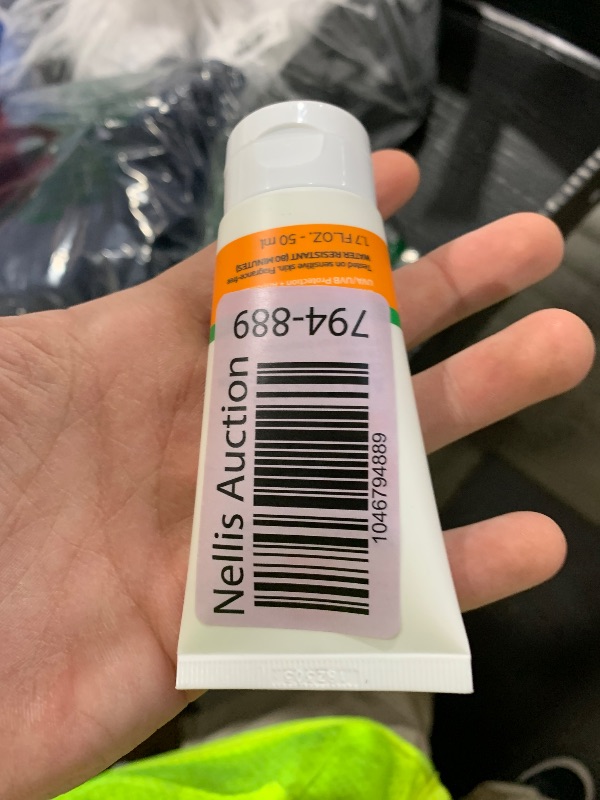 Photo 1 of La Roche-Posay Anthelios Clear Skin Sunscreen Dry Touch SPF 60, Oil Free Sunscreen For Face, Oil Absorbing, Broad Spectrum SPF + Antioxidants, Non-Greasy, Oxybenzone Free, Travel Size