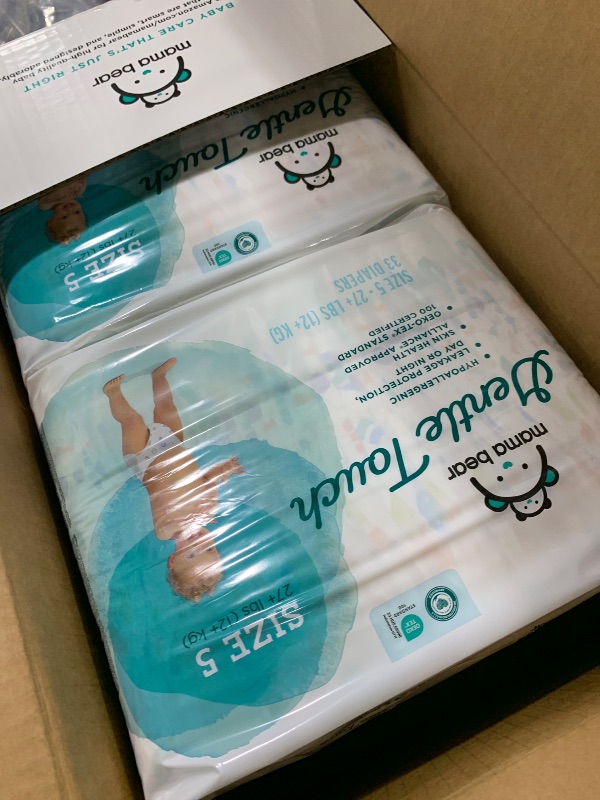 Photo 1 of Amazon Brand - Mama Bear Gentle Touch Diapers, Size 5, 132 Count (4 packs of 33)