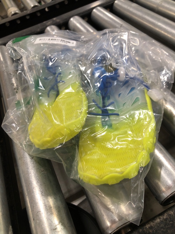 Photo 1 of L-RUN Kids Beach Water Shoes Quick Dry Swim Aqua Pool Sock Swim Shoes Yellow 4 Big Kid=EU36