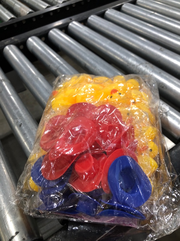 Photo 1 of Cinrobiye 24 Set Patriotic Rubber Ducks 4th of July Rubber Duckies Bulk Summer Beach Ducks for Boys Girls Independence Day Memorial Day Hawaiian Party Favors Supplies Baby Showers Bath Birthday Gifts
