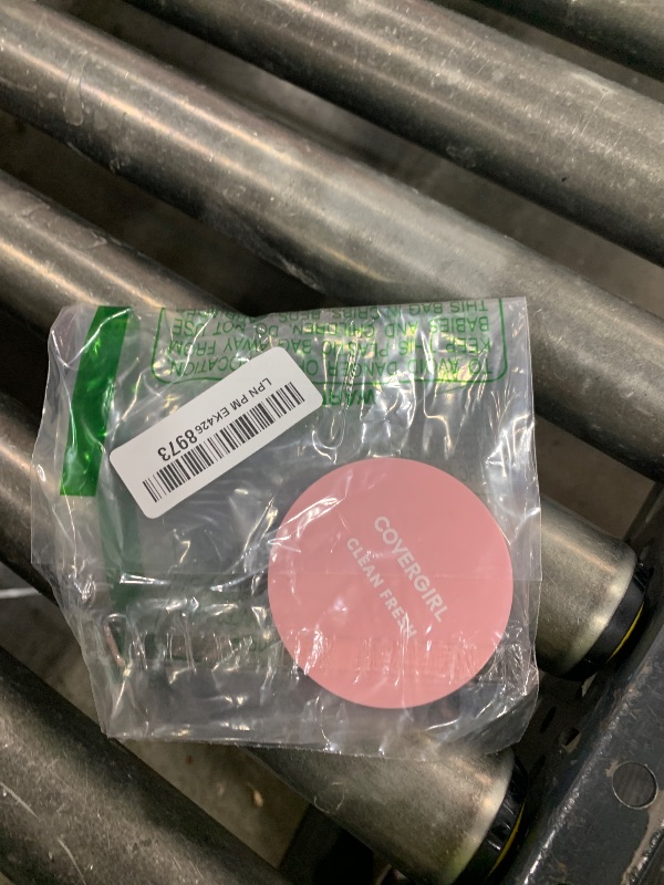 Photo 1 of COVERGIRL Clean Fresh Pressed Powder Fair, 0.35 Oz