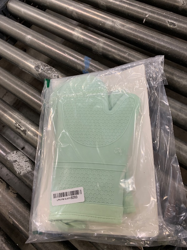 Photo 1 of Lazebox Extra Long Silicone Oven Mitts, Heat and Slip Resistant Oven Mitts with Soft Cotton Lining Non-Slip Textured Grip, Long Flexible Thick Gloves for BBQ, Baking, Cooking, 12.59 inches, Green