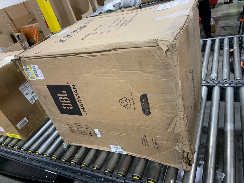Photo 1 of JBL Professional SRX815P Portable, 2-Way Bass Reflex, Self-Powered Speaker System, 15-Inch Woofer, 2000 Watt, Powered DJ Speakers, Active Mobile DJ, Amplified PA System, Musicians. Black