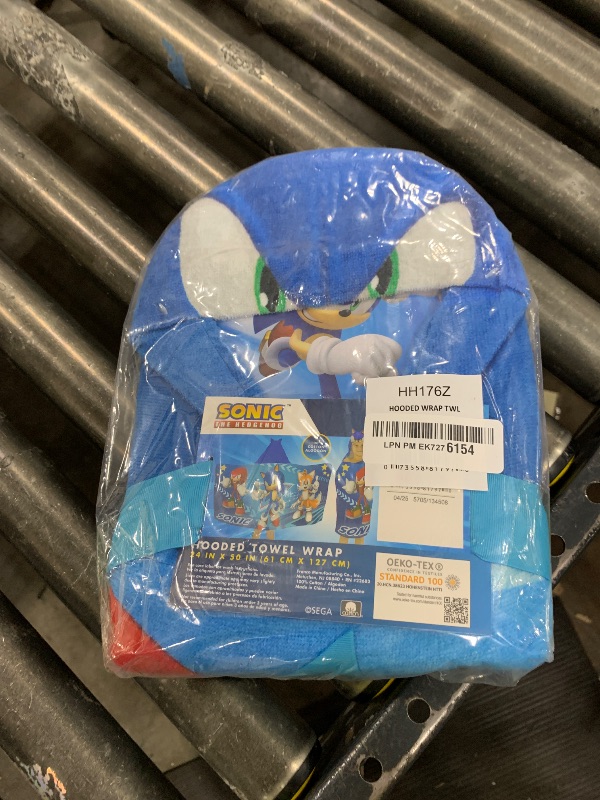 Photo 1 of Sonic The Hedgehog, Anime, Bath/Pool/Beach Soft Cotton Terry Hooded Towel Wrap, 24 in x 50 in, By Franco Kids