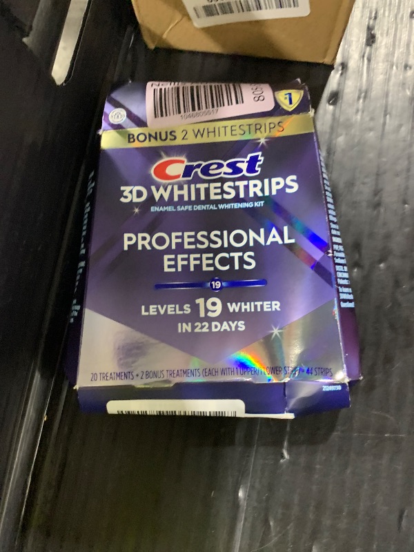 Photo 1 of Crest 3D Whitestrips Professional Effects – Teeth Whitening Kit, 22 Treatments (20 + 2 Bonus), Each with 1 Upper/1Lower, 44 Strips – Crest 3DWhite Teeth Whitening Strips