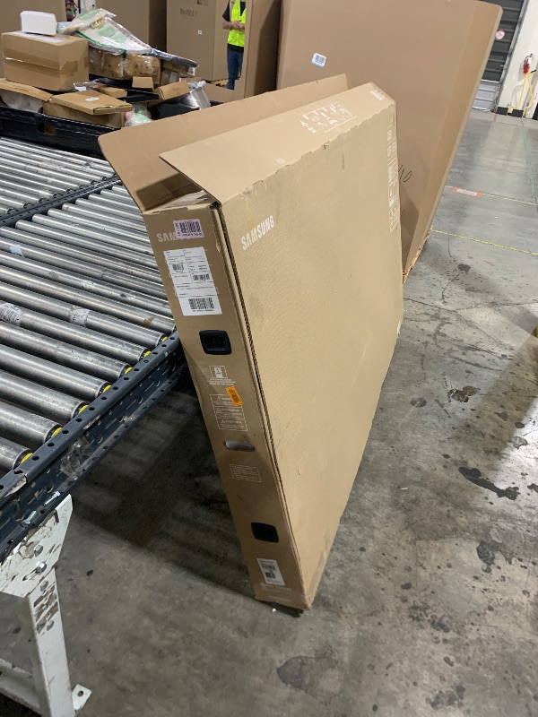 Photo 1 of SAMSUNG 85-Inch Class QLED Q7F Series Samsung Vision AI Smart TV (2025 Model, 85Q7F) Quantum HDR, Object Tracking Sound Lite, Q4 AI Gen1 Processor, 4K upscaling, Gaming Hub, Alexa Built-in