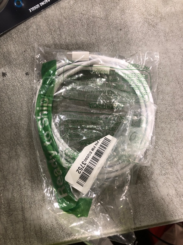 Photo 1 of Apple USB-C Woven Charge Cable (2 m) ???????