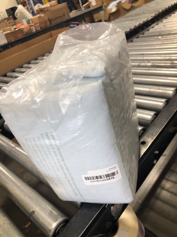 Photo 1 of Medline Ultrasorbs Advanced+ Premium Underpads with Polymer for Superior Leak Protection, 300 lb Weight Capacity, 30x36 Inches, 10 Count