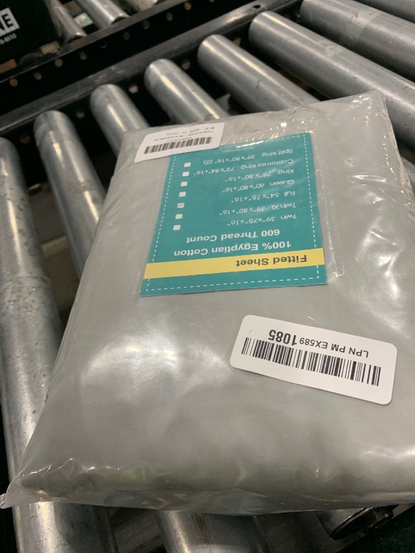 Photo 1 of 100% Egyptian Cotton Fitted Sheet Full Size Only, 600 Thread Count, 8"-16" Deep Pocket Sateen Weave Bottom Sheet, Soft Breathable Comfy & Hotel Quality (Full, Gray)